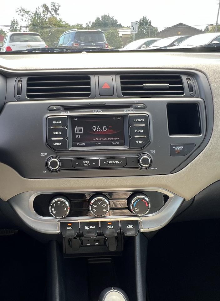 Kia Rio EX 2012