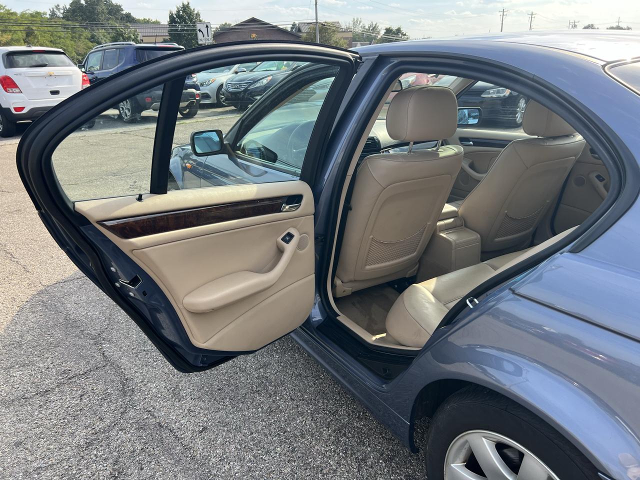 BMW 3-Series 325i Sedan 2004