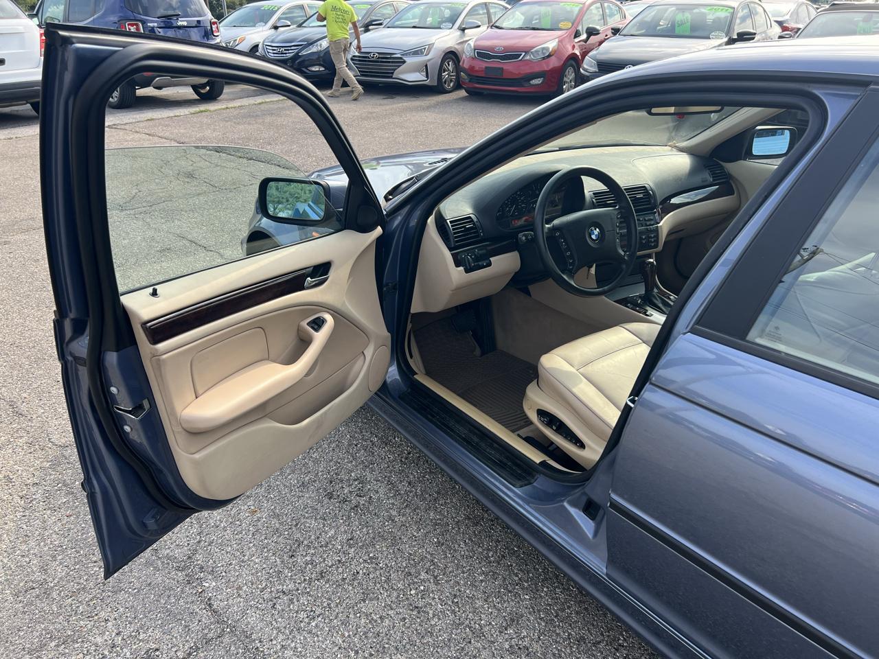 BMW 3-Series 325i Sedan 2004