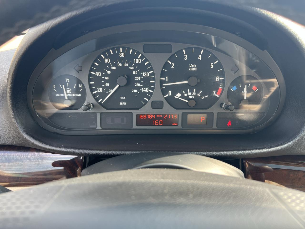 BMW 3-Series 325i Sedan 2004