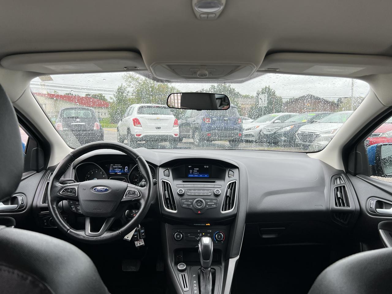 Ford Focus SE Hatch 2015