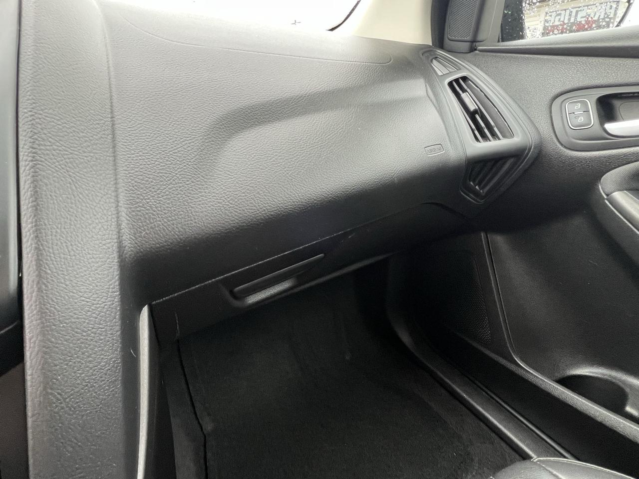 Ford Focus SE Hatch 2015