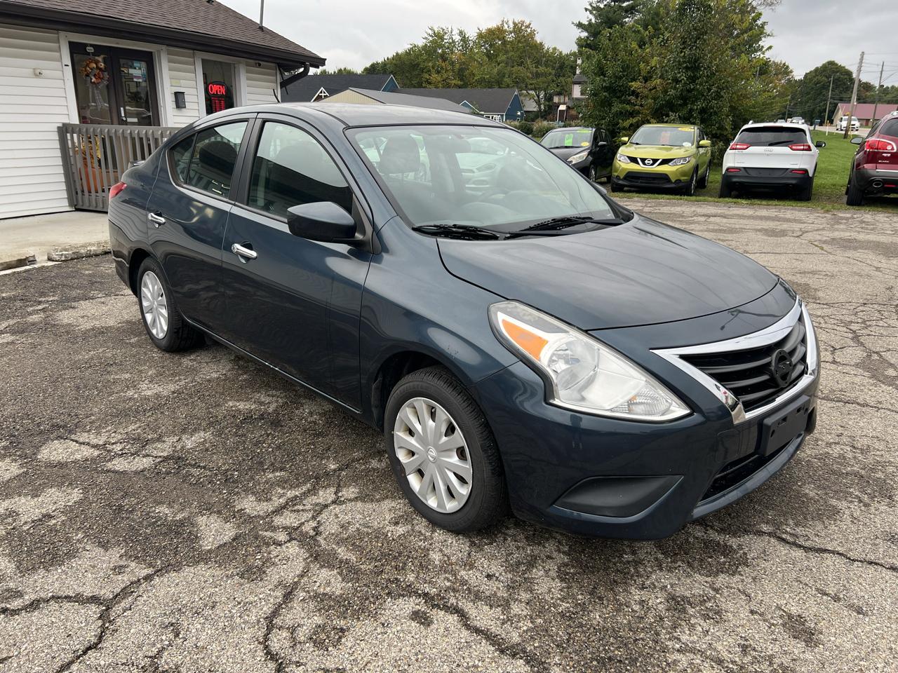 Nissan Versa 1.6 SV Sedan 2016