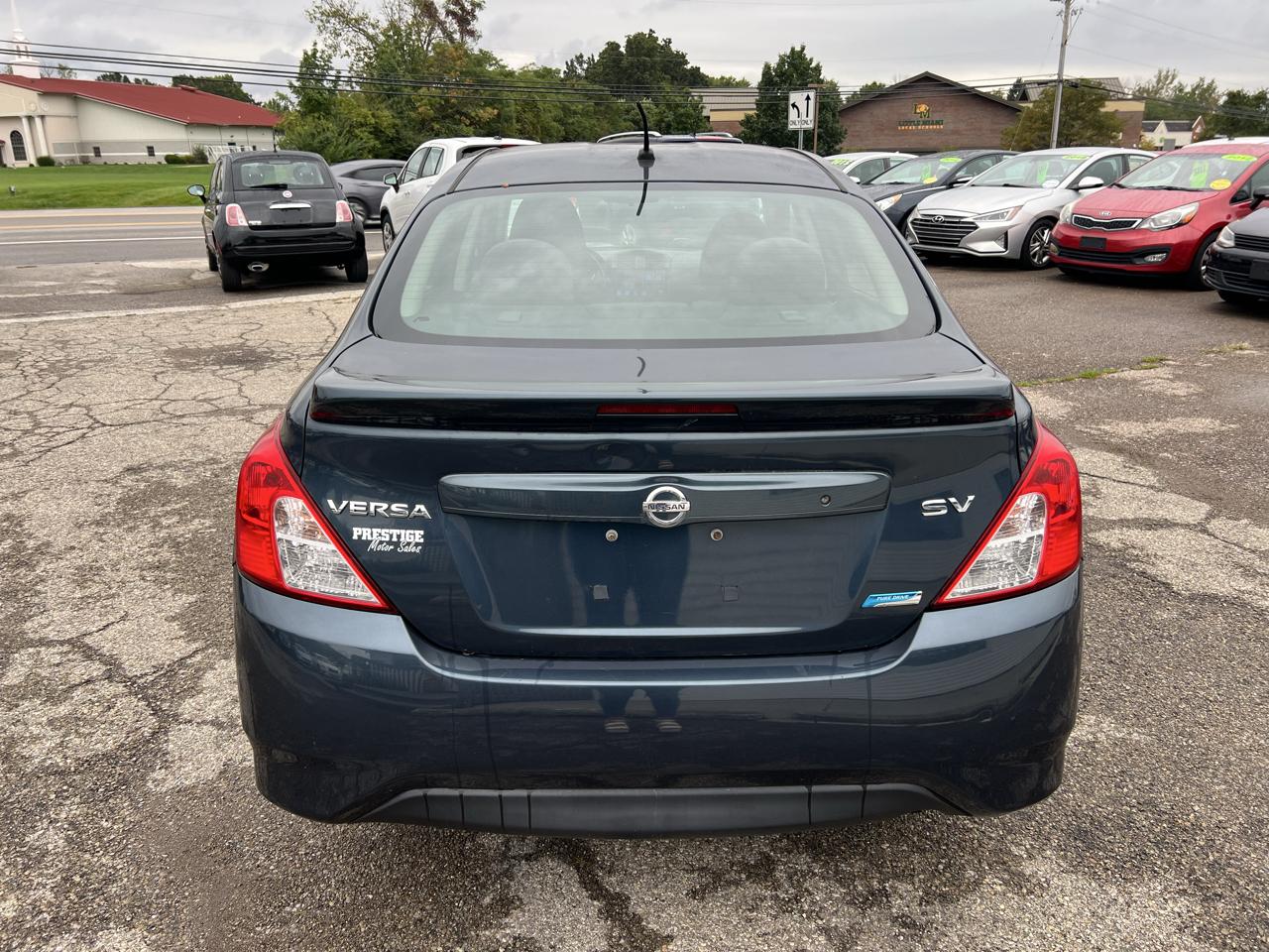 Nissan Versa 1.6 SV Sedan 2016
