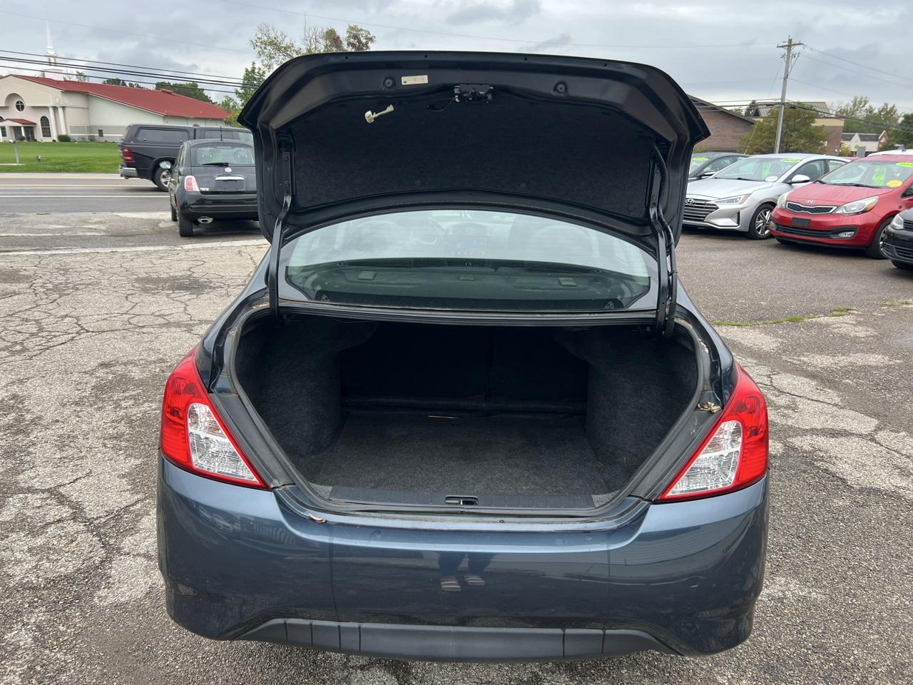 Nissan Versa 1.6 SV Sedan 2016