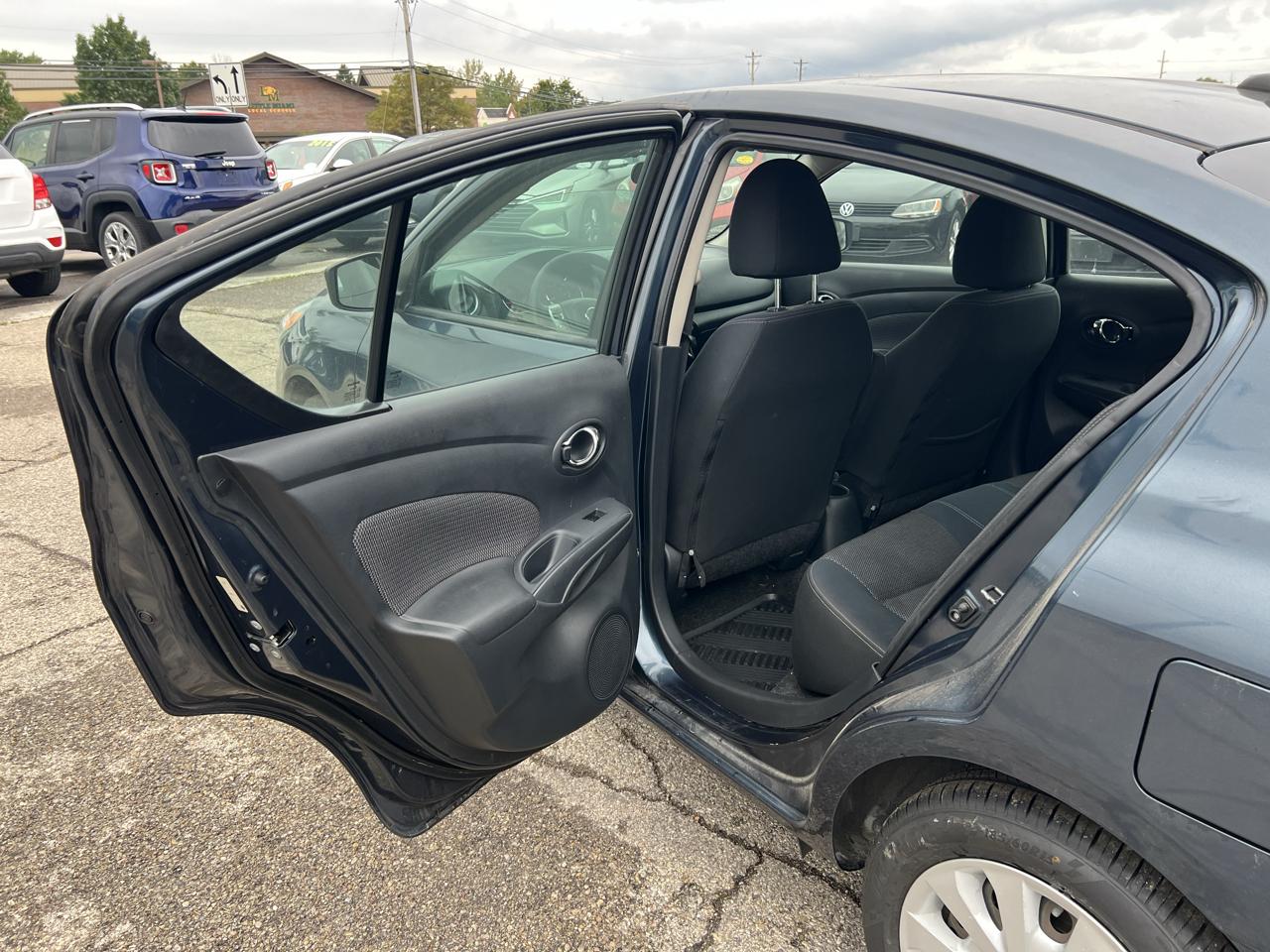 Nissan Versa 1.6 SV Sedan 2016