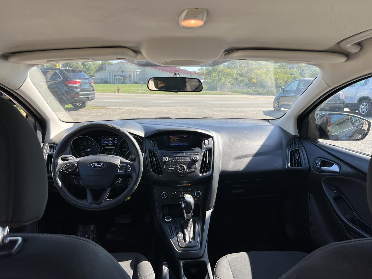 Ford Focus SE Sedan 2016