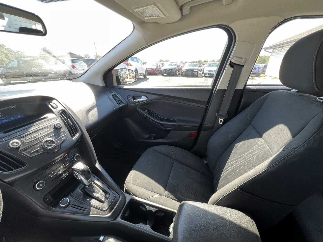Ford Focus SE Sedan 2016