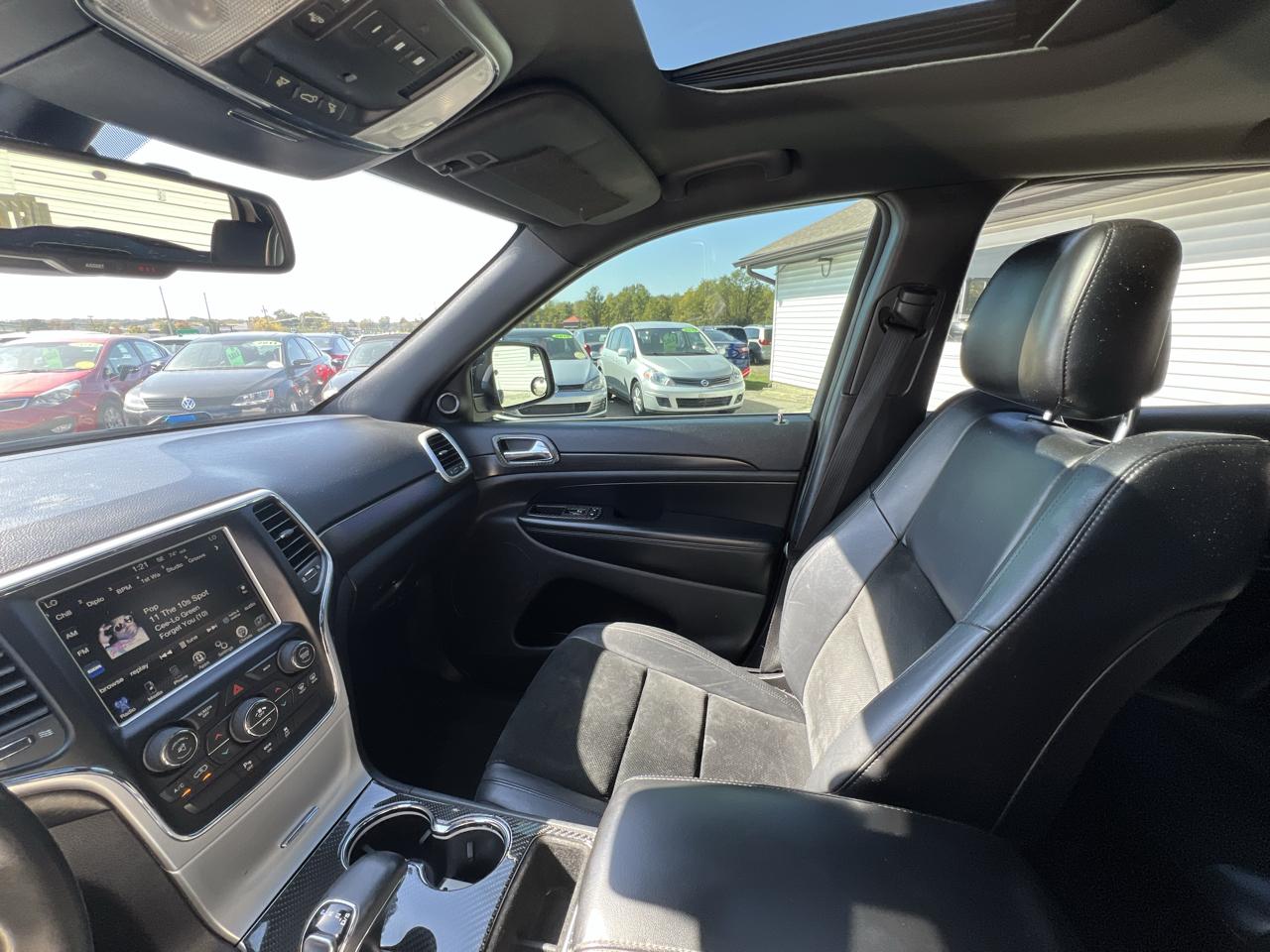 Jeep Grand Cherokee Laredo 4WD 2015