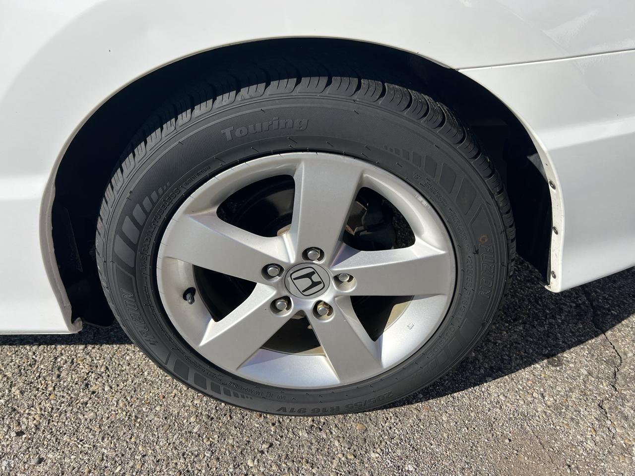 Honda Civic EX-L Coupe 5-Speed AT 2011