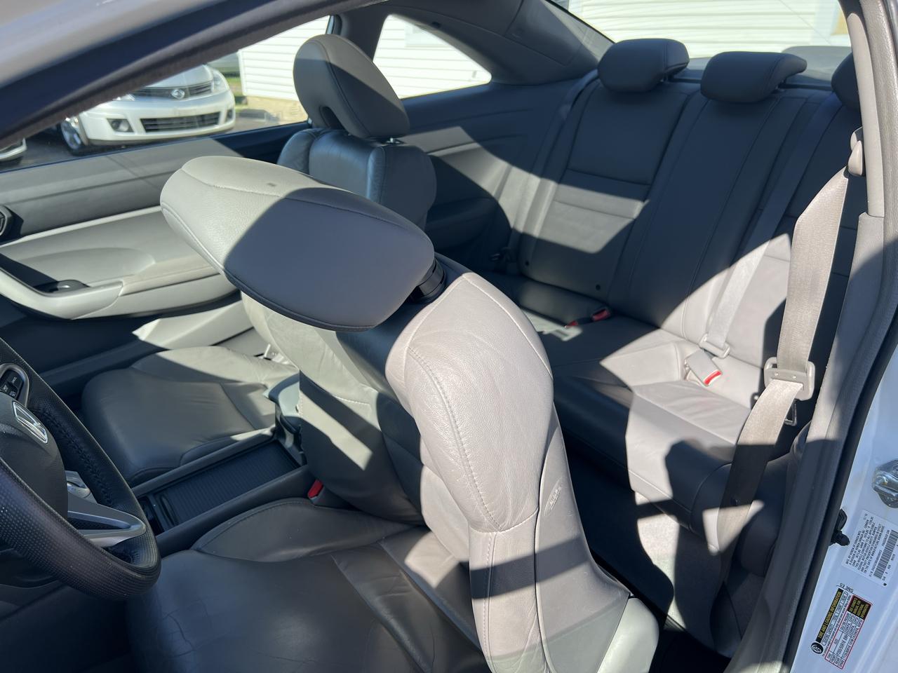 Honda Civic EX-L Coupe 5-Speed AT 2011
