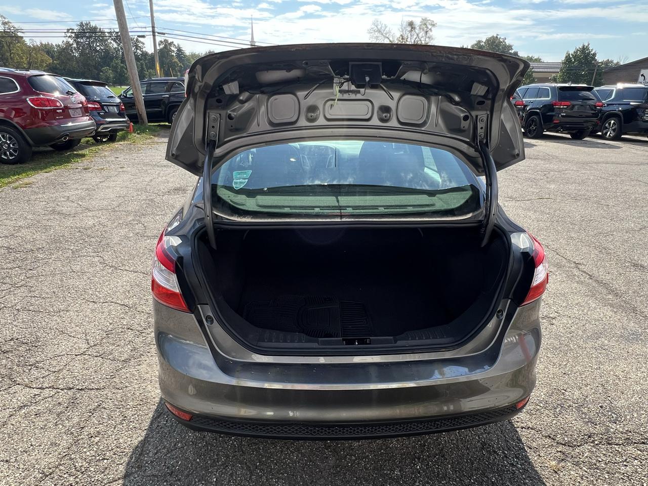 Ford Focus SE Sedan 2013
