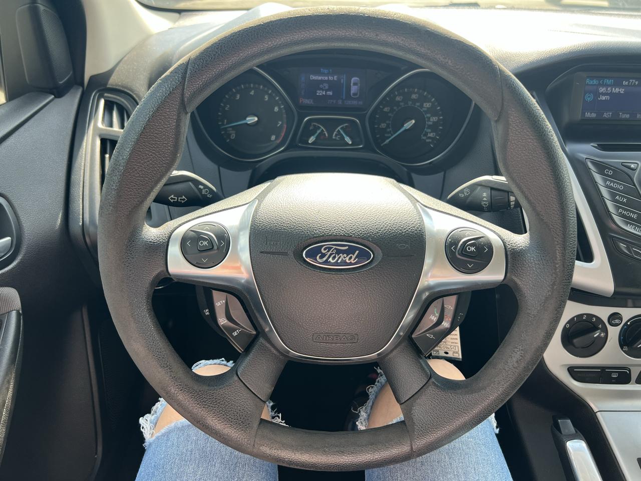 Ford Focus SE Sedan 2013