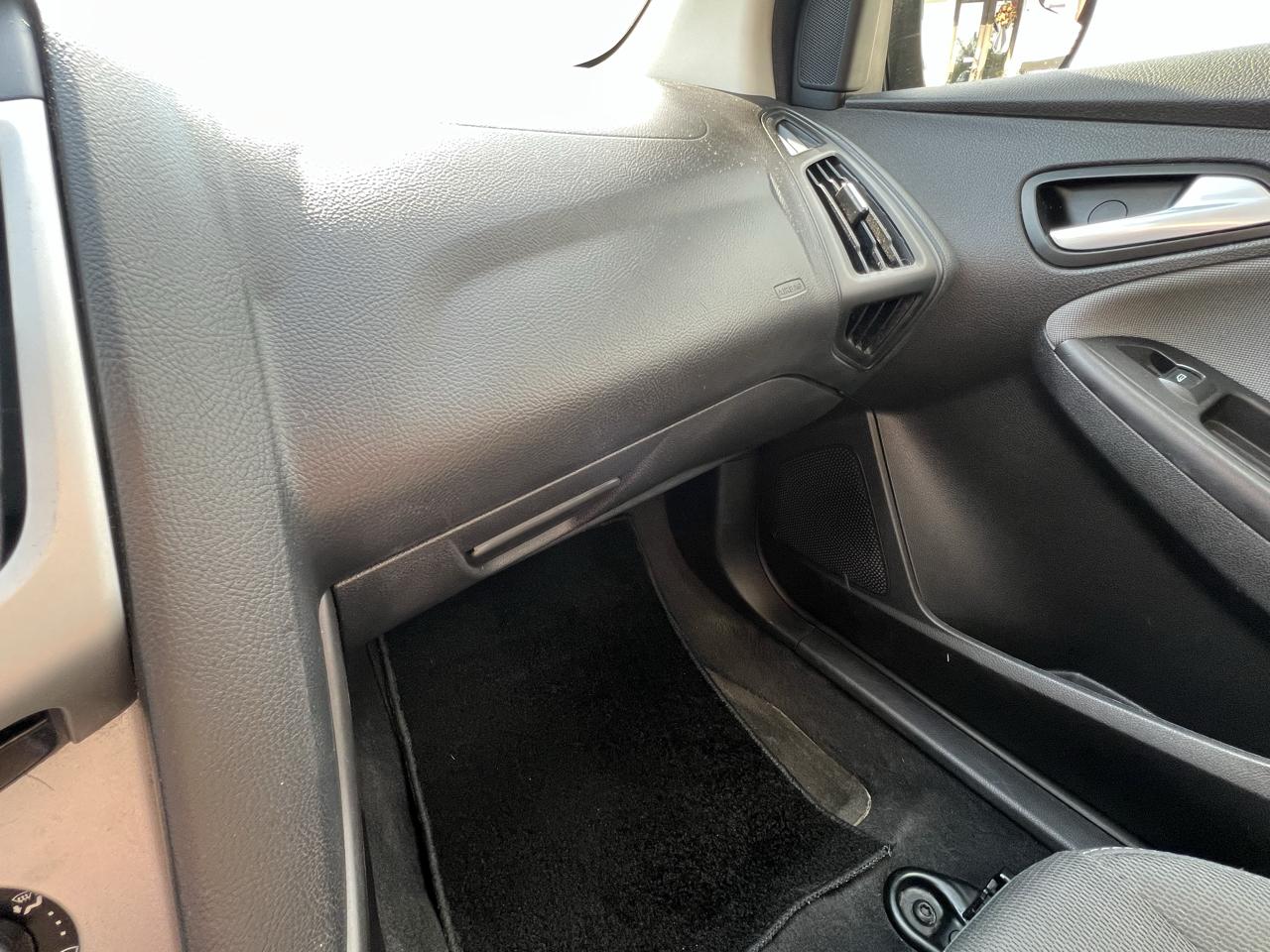 Ford Focus SE Sedan 2013