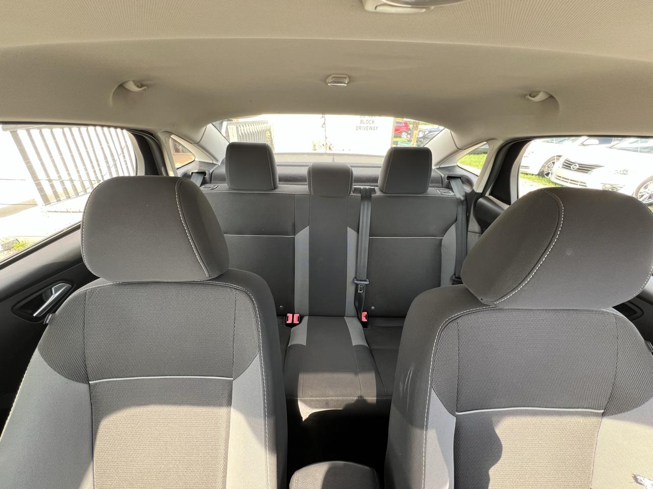 Ford Focus SE Sedan 2013