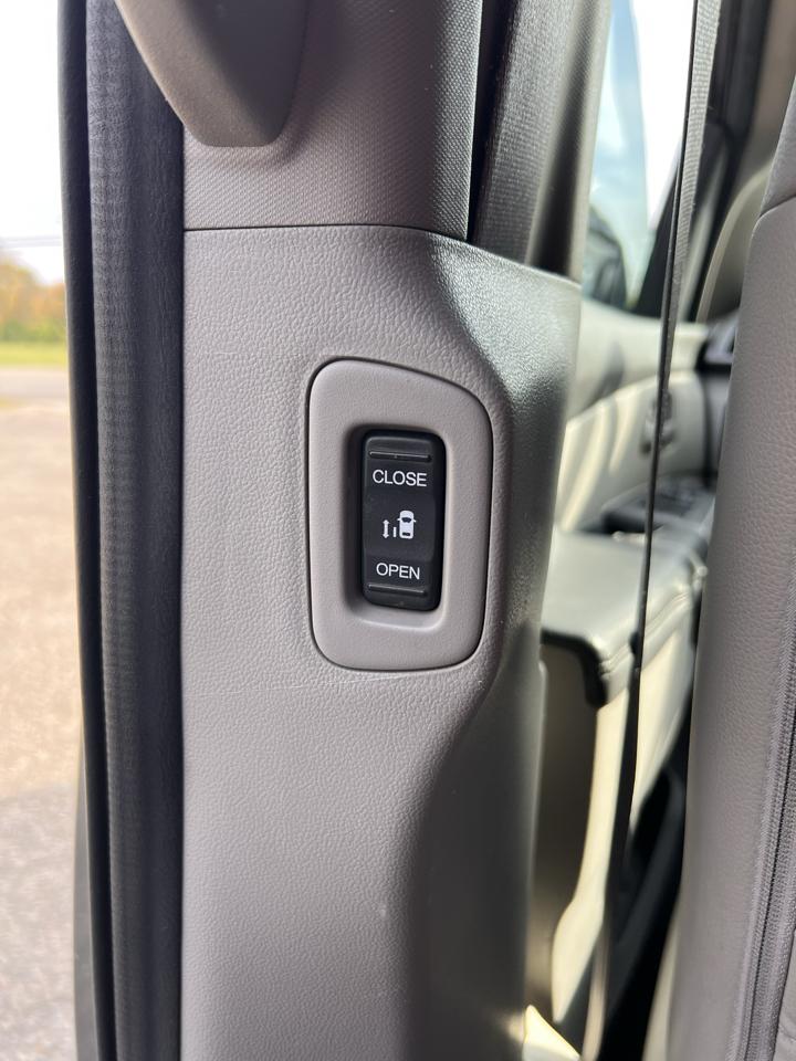 Honda Odyssey EX w/ Leather DVD 2012