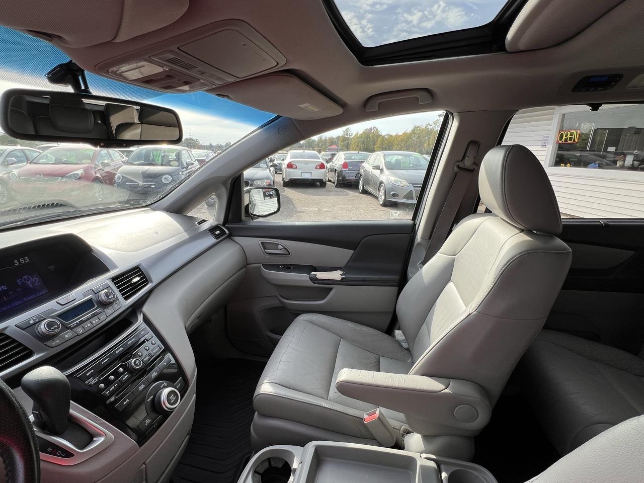 Honda Odyssey EX w/ Leather DVD 2012