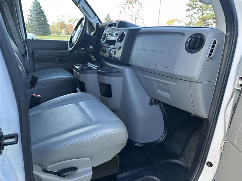 Ford E-Series Cutaway  2021