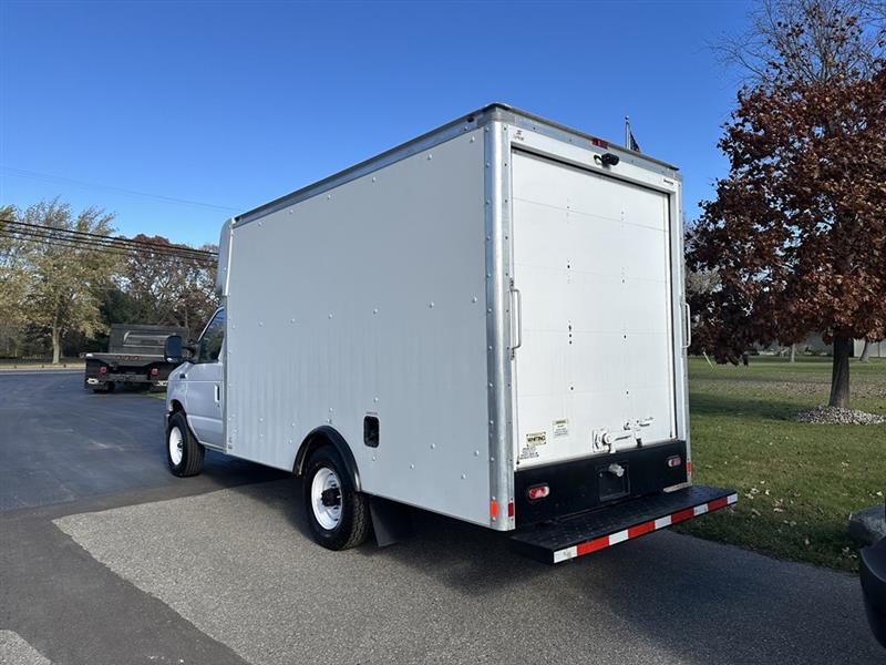 Ford E-Series Cutaway  2021