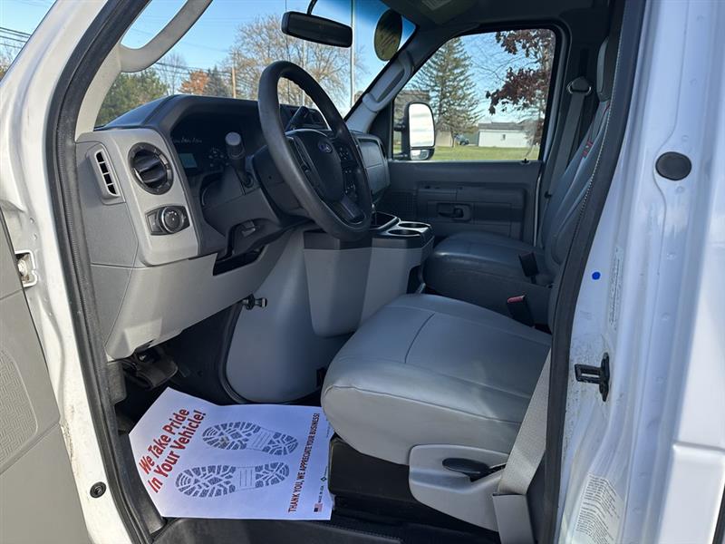 Ford E-Series Cutaway  2021