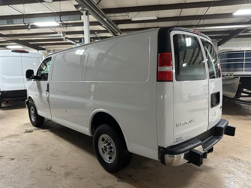 GMC Savana Cargo Van  2018