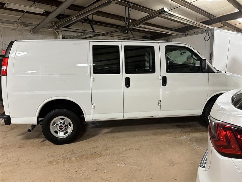 GMC Savana Cargo Van  2018