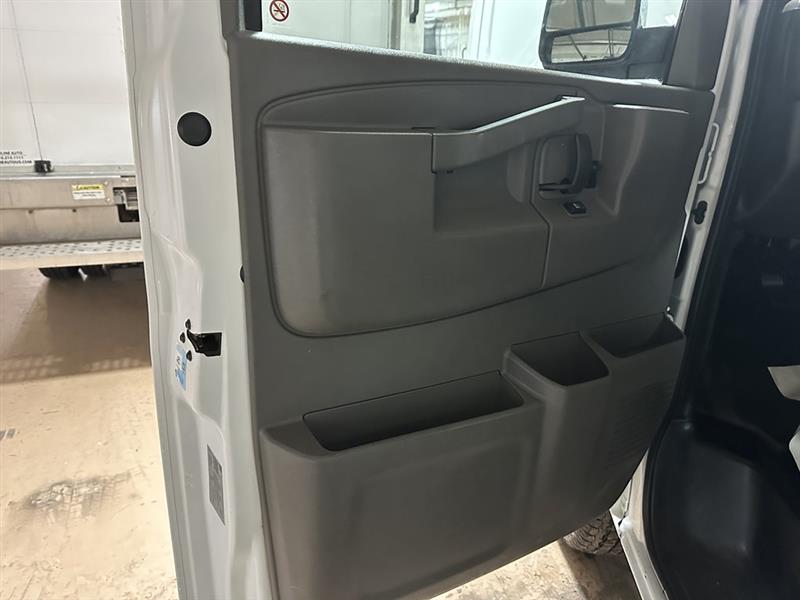 GMC Savana Cargo Van  2018