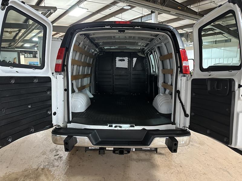 GMC Savana Cargo Van  2018