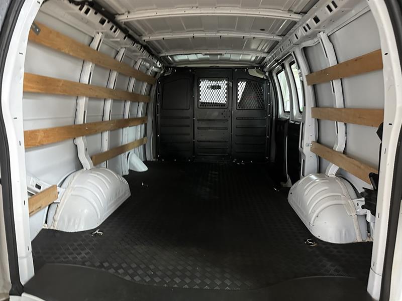 GMC Savana Cargo Van  2018