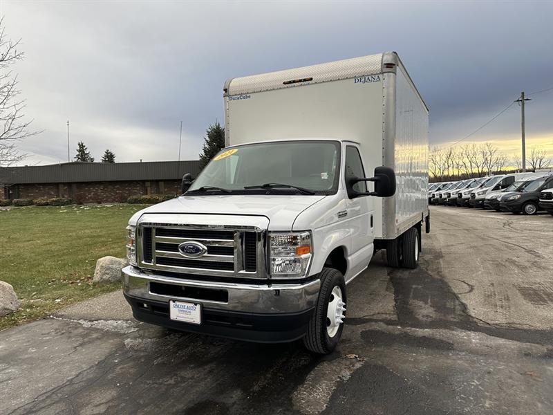 Ford E-Series Cutaway  2021