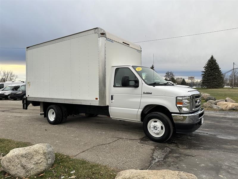 Ford E-Series Cutaway  2021