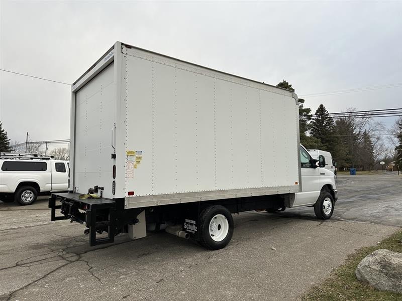 Ford E-Series Cutaway  2021