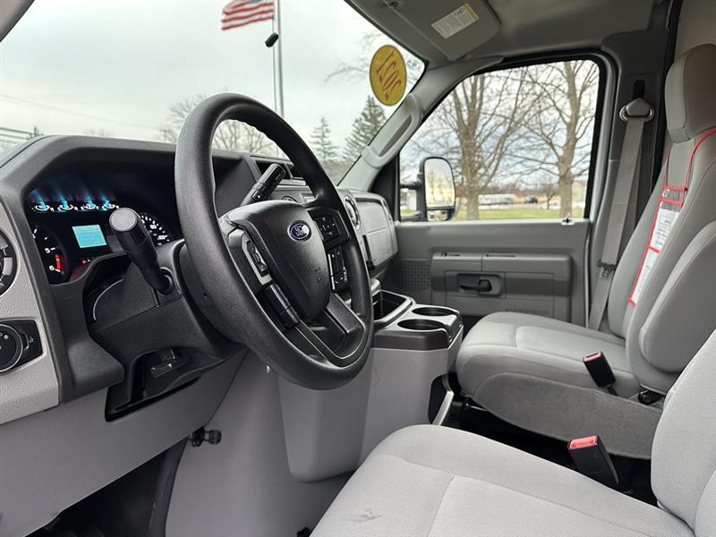 Ford E-Series Cutaway  2021