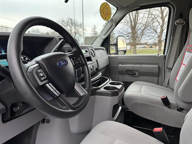 Ford E-Series Cutaway  2021