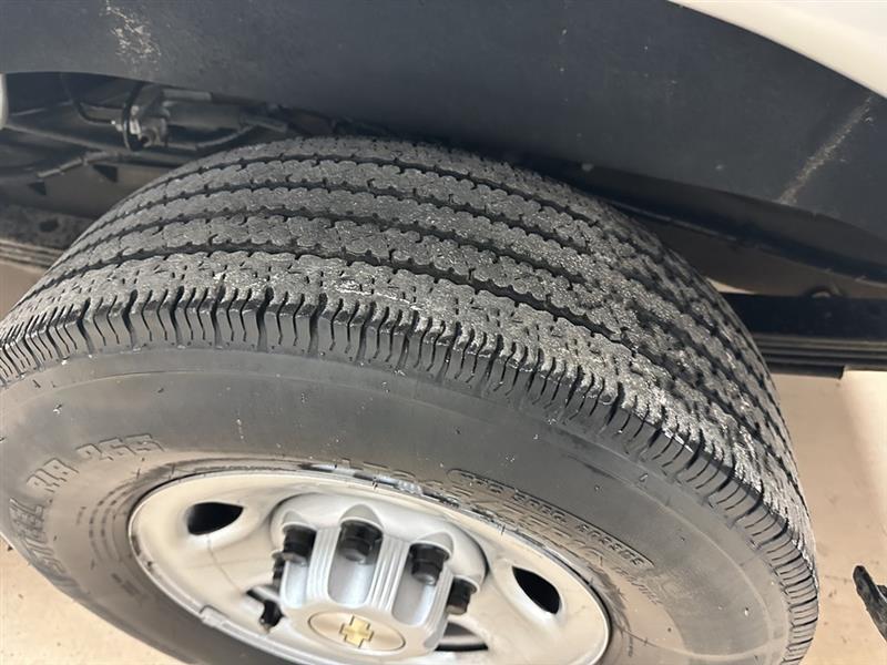 Chevrolet Express Passenger  2023