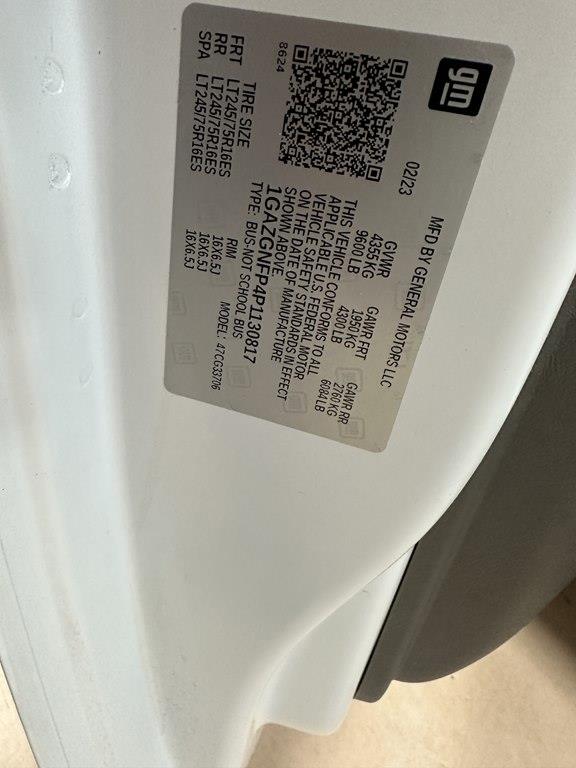 Chevrolet Express Passenger  2023