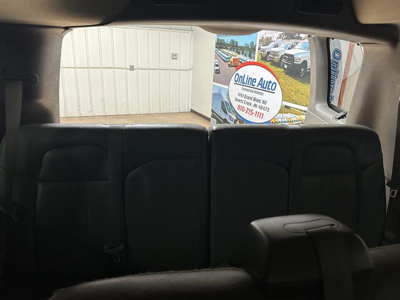 Chevrolet Express Passenger  2023