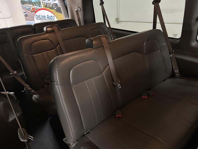 Chevrolet Express Passenger  2023