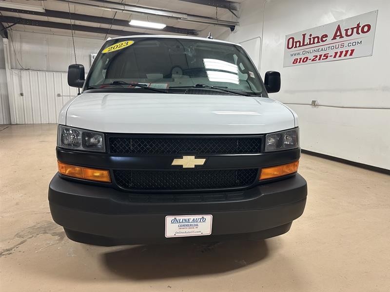 Chevrolet Express Passenger  2023