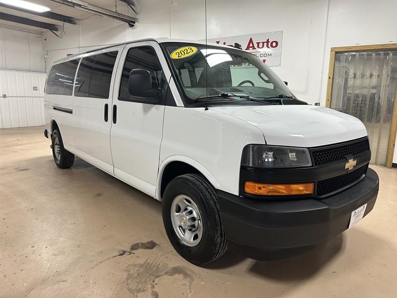 Chevrolet Express Passenger  2023