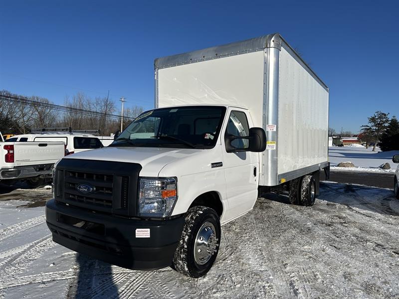 Ford E-Series Cutaway  2022