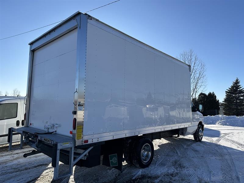 Ford E-Series Cutaway  2022