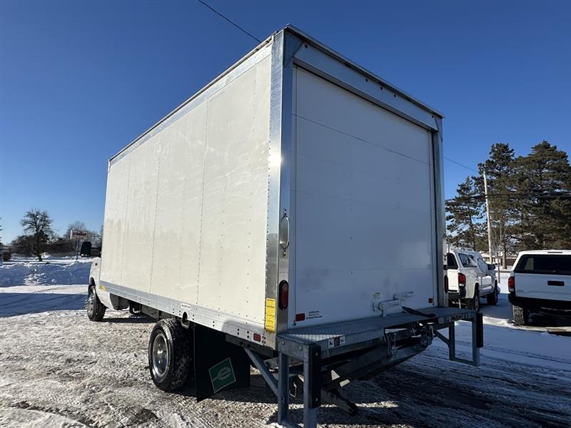 Ford E-Series Cutaway  2022