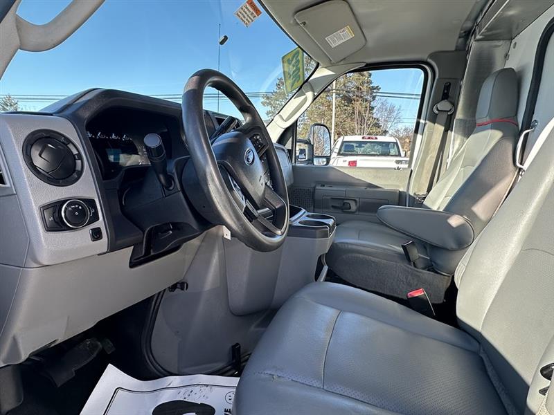 Ford E-Series Cutaway  2022