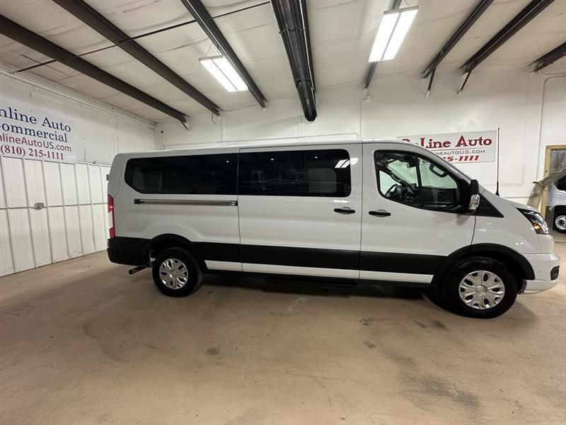 Ford Transit Passenger Wagon  2023