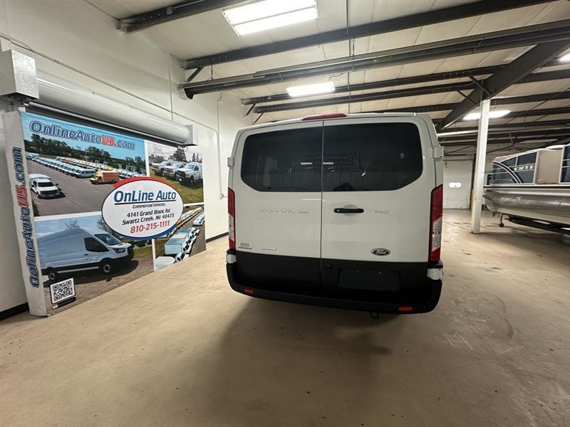 Ford Transit Passenger Wagon  2023