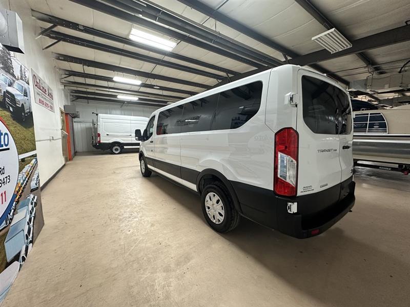 Ford Transit Passenger Wagon  2023