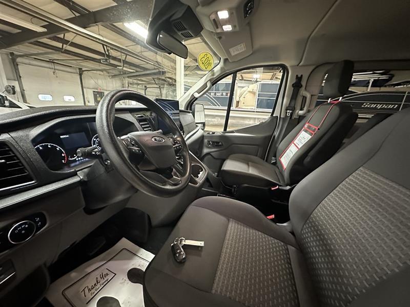 Ford Transit Passenger Wagon  2023