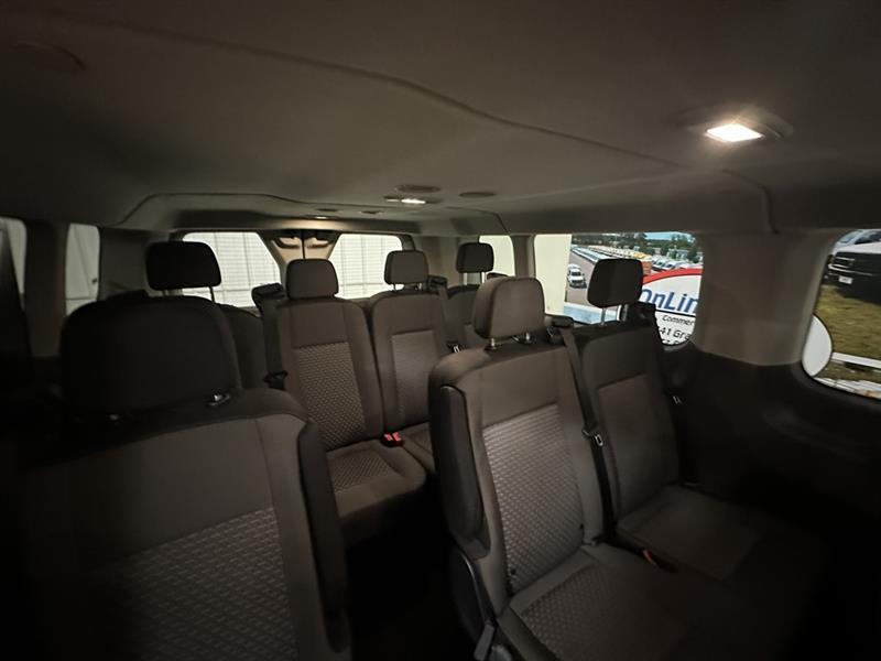 Ford Transit Passenger Wagon  2023