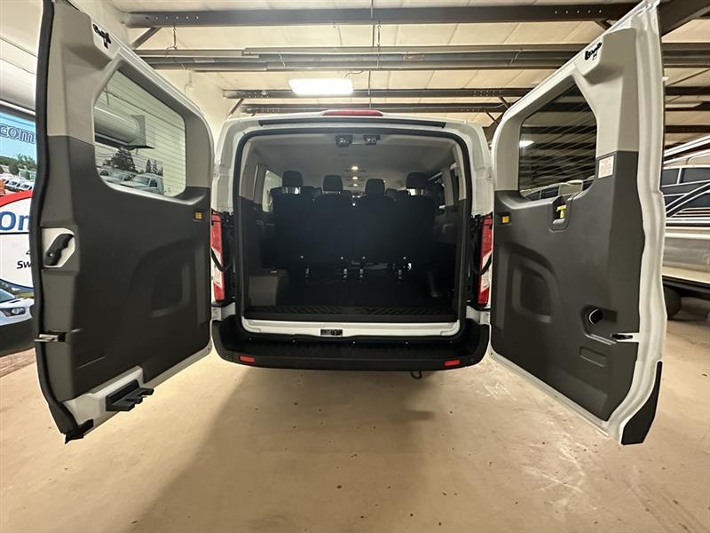 Ford Transit Passenger Wagon  2023